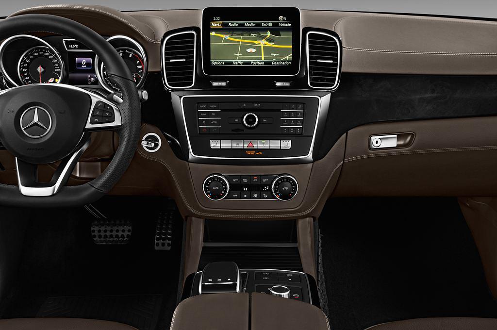 Mercedes GLE (Baujahr 2017) AMG 43 5 Türen Mittelkonsole