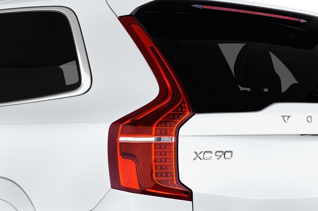 Volvo XC90 (Baujahr 2017) Momentum 5 Türen Rücklicht