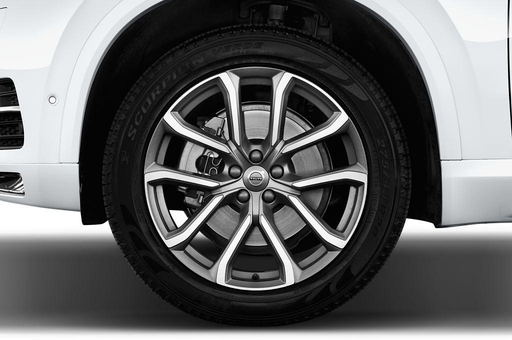 Volvo XC90 (Baujahr 2017) Momentum 5 Türen Reifen und Felge