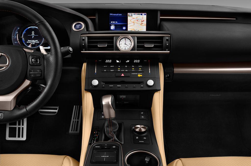 Lexus RC (Baujahr 2017) F Sport 2 Türen Mittelkonsole
