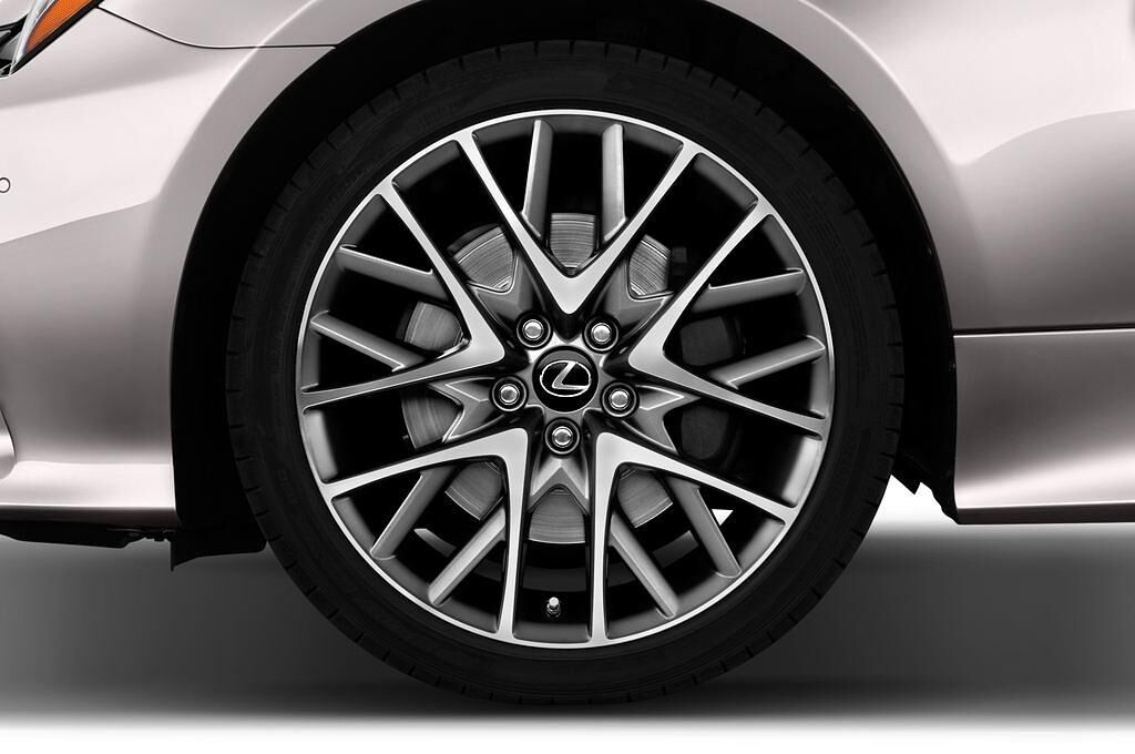 Lexus RC (Baujahr 2017) F Sport 2 Türen Reifen und Felge