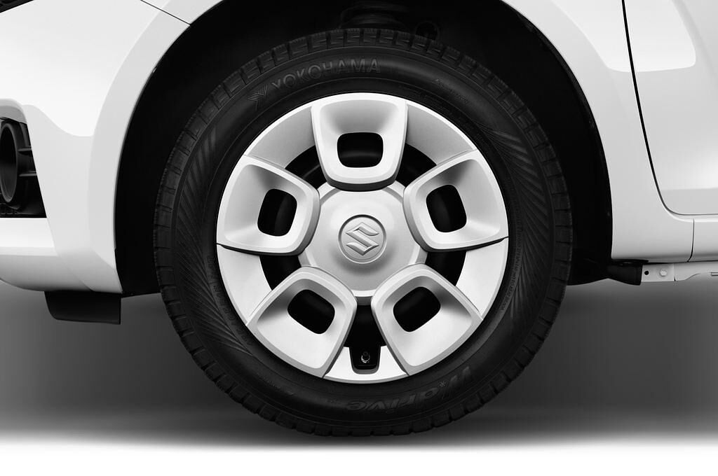 Suzuki Ignis (Baujahr 2017) Basic 5 Türen Reifen und Felge