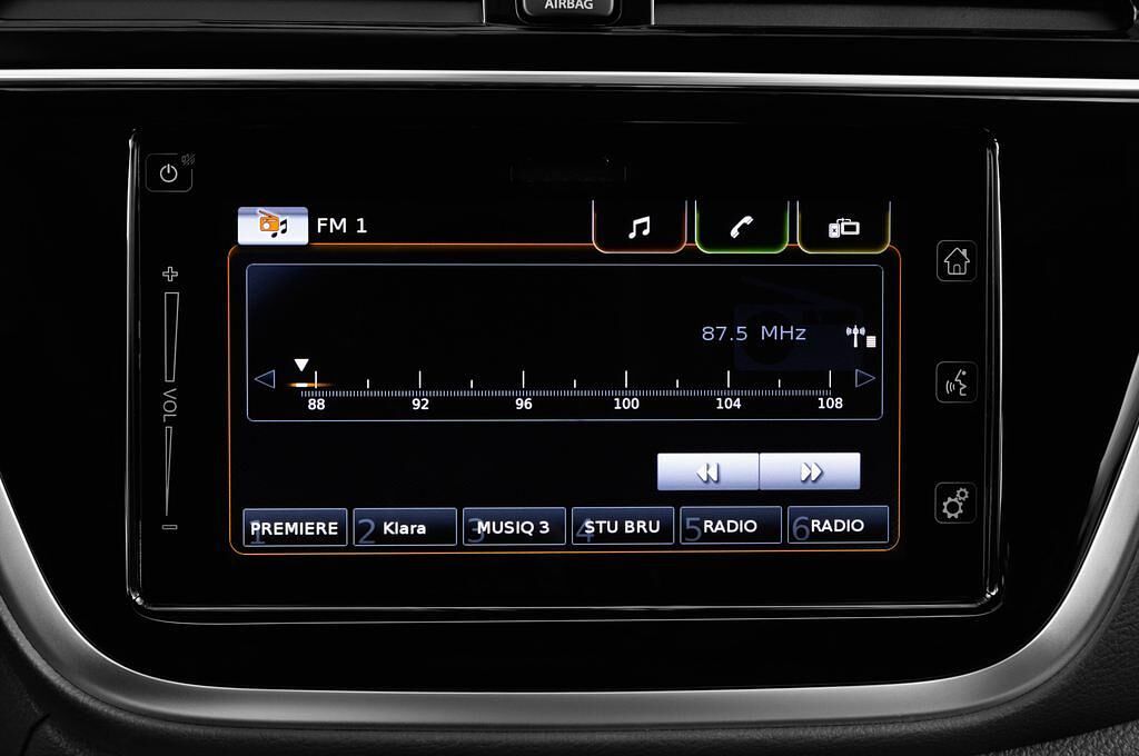 Suzuki SX4 S-Cross (Baujahr 2017) Comfort 5 Türen Radio und Infotainmentsystem
