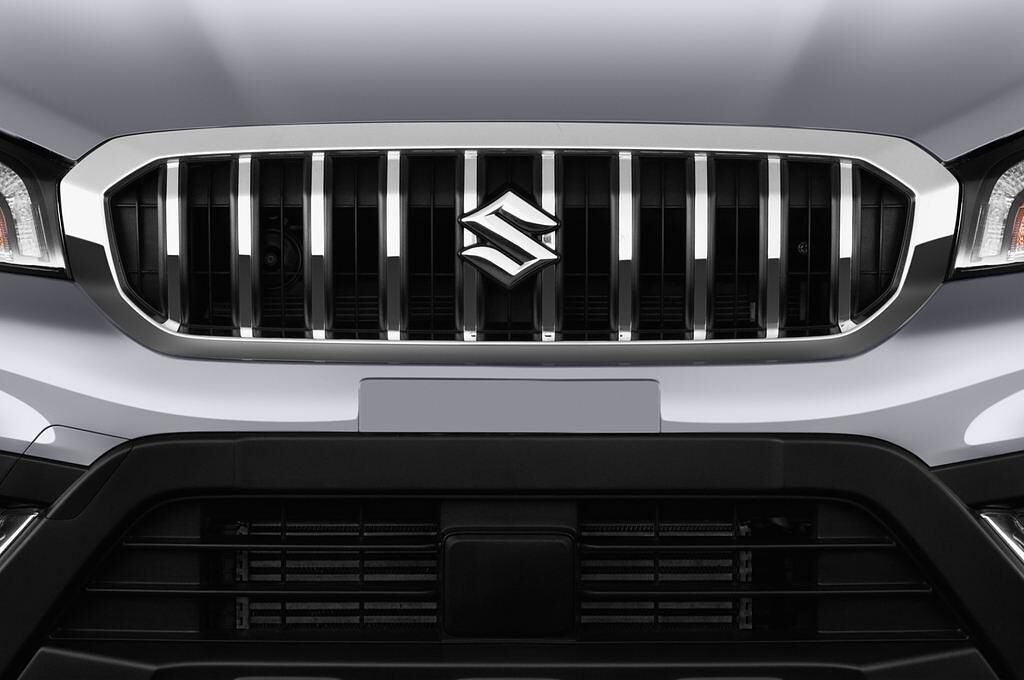 Suzuki SX4 S-Cross (Baujahr 2017) Comfort 5 Türen Kühlergrill und Scheinwerfer