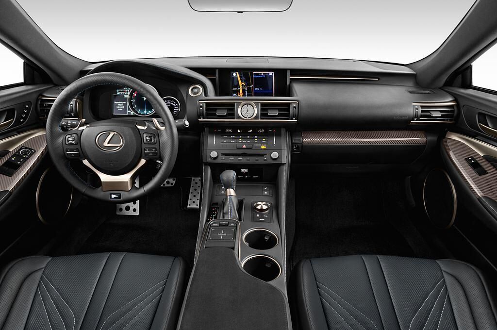 Lexus RC (Baujahr 2017) Advantage 2 Türen Cockpit und Innenraum