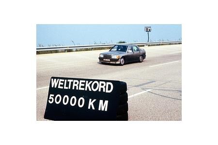 Rekord auf Rekord: Der Mercedes-Benz 190 E 2.3-16 in Nardò im Jahr 1983 Rekord auf Rekord: Der Mercedes-Benz 190 E 2.3-16 in Nardò im Jahr 1983