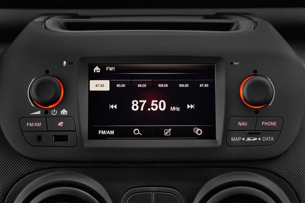 FIAT Fiorino (Baujahr 2017) Basis 4 Türen Radio und Infotainmentsystem
