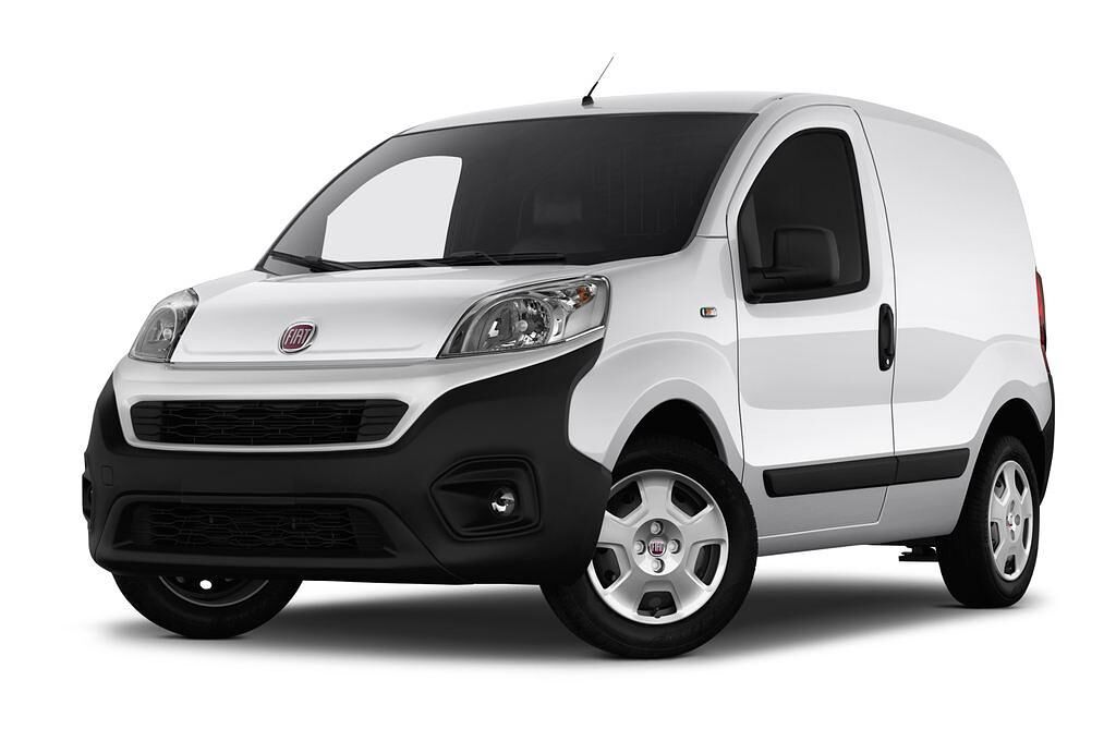FIAT Fiorino (Baujahr 2017) Basis 4 Türen seitlich vorne mit Felge