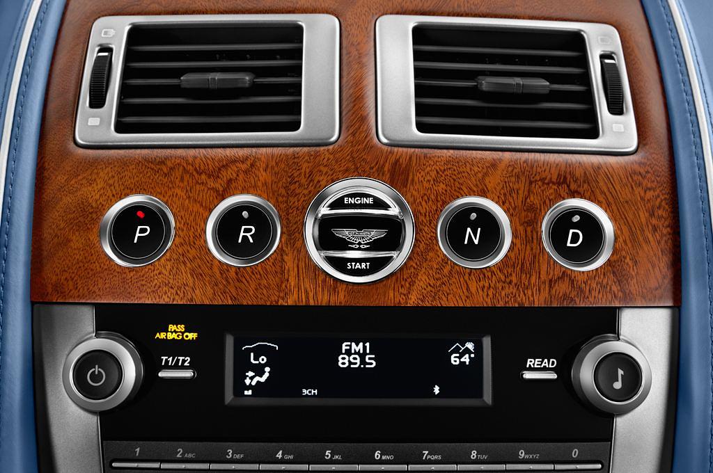 Aston Martin DB9 (Baujahr 2016) - 2 Türen Schalthebel