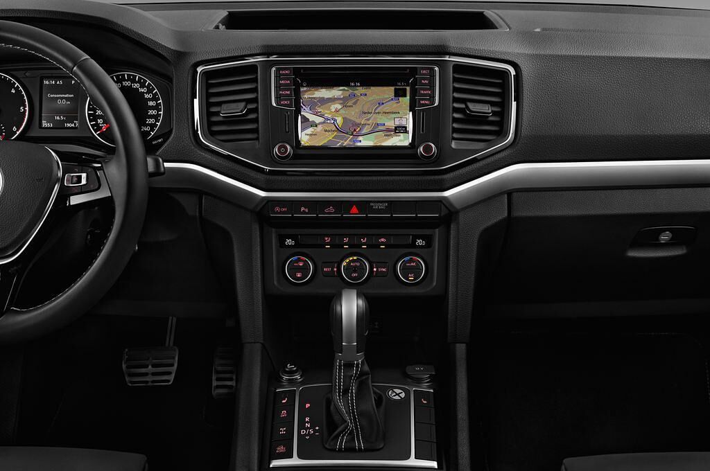 Volkswagen Amarok (Baujahr 2017) Aventura 4 Türen Mittelkonsole