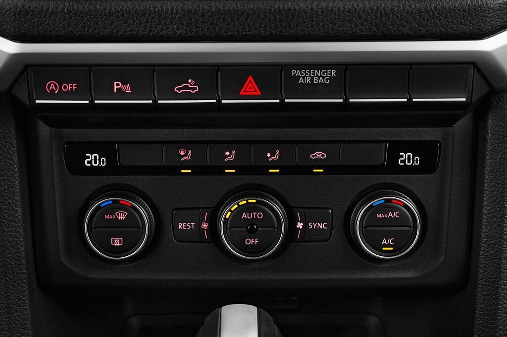 Volkswagen Amarok (Baujahr 2017) Aventura 4 Türen Temperatur und Klimaanlage