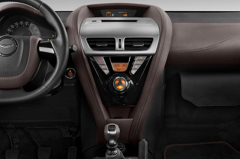 Aston Martin Cygnet (Baujahr 2011) - 3 Türen Mittelkonsole