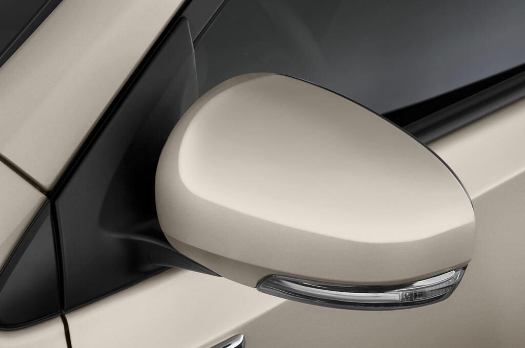Aston Martin Cygnet (Baujahr 2011) - 3 Türen Außenspiegel