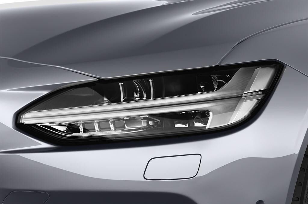 Volvo V90 (Baujahr 2017) Inscription 5 Türen Scheinwerfer