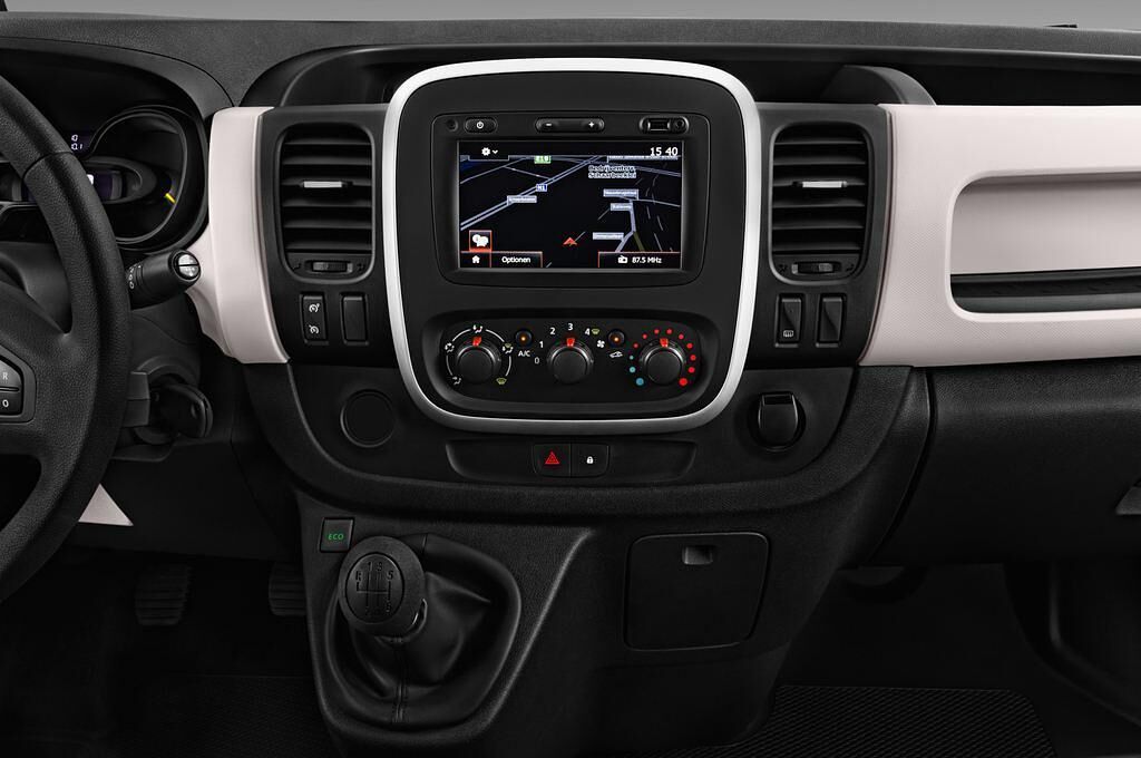 Nissan NV300 (Baujahr 2017) Comfort 4 Türen Mittelkonsole