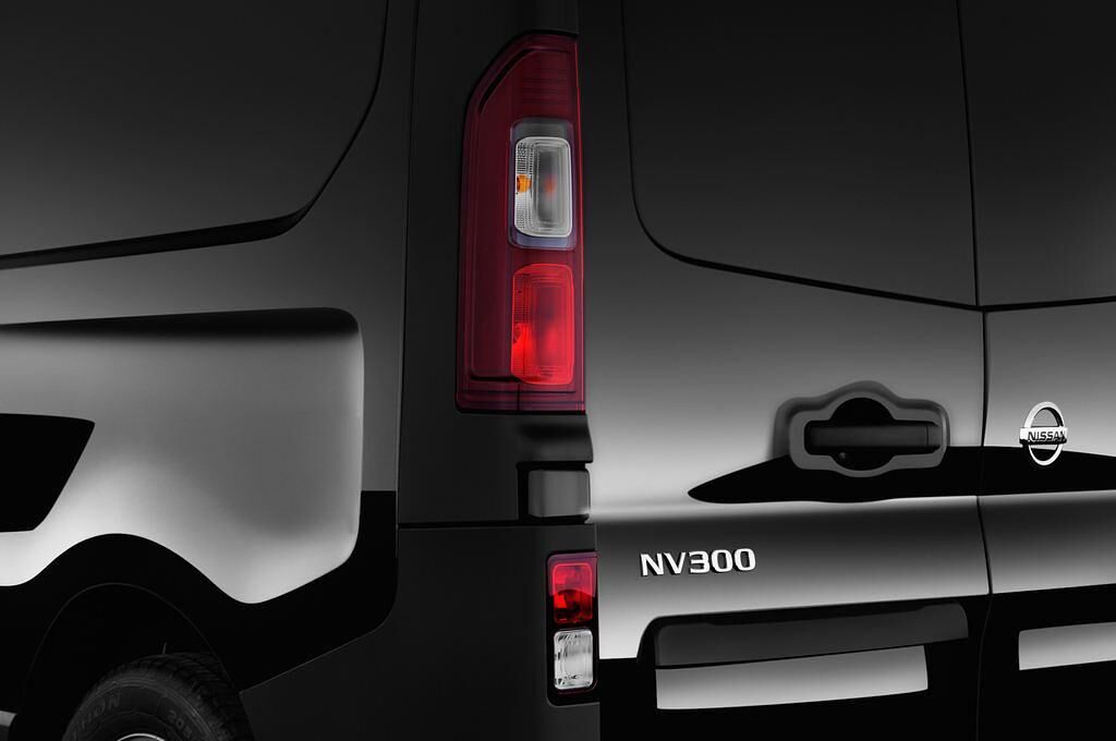 Nissan NV300 (Baujahr 2017) Comfort 4 Türen Rücklicht