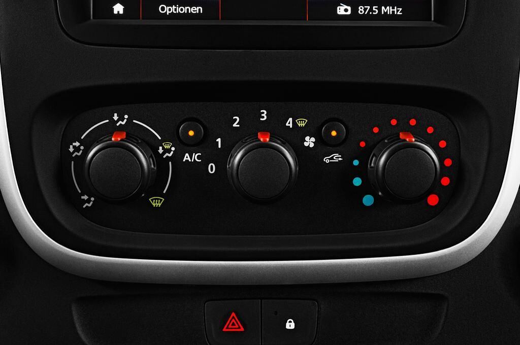 Nissan NV300 (Baujahr 2017) Comfort 4 Türen Temperatur und Klimaanlage