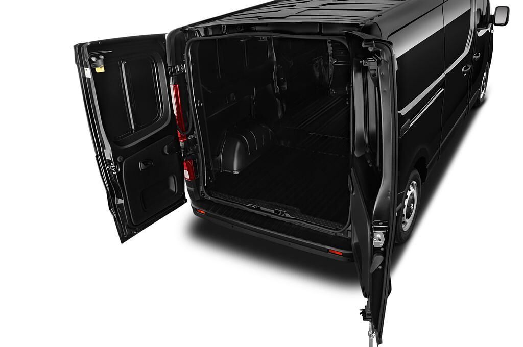 Nissan NV300 (Baujahr 2017) Comfort 4 Türen Kofferraum