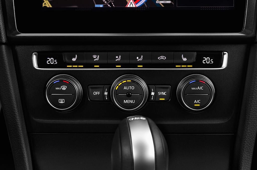 Volkswagen Golf Alltrack (Baujahr 2017) Alltrack 5 Türen Temperatur und Klimaanlage