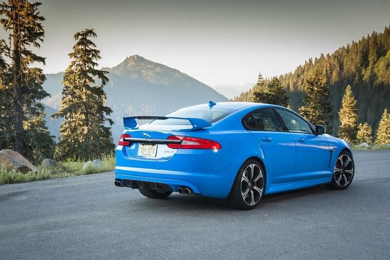 Der Jaguar XFR-S erreicht nach 4,6 Sekunden die 100-km/h-Marke