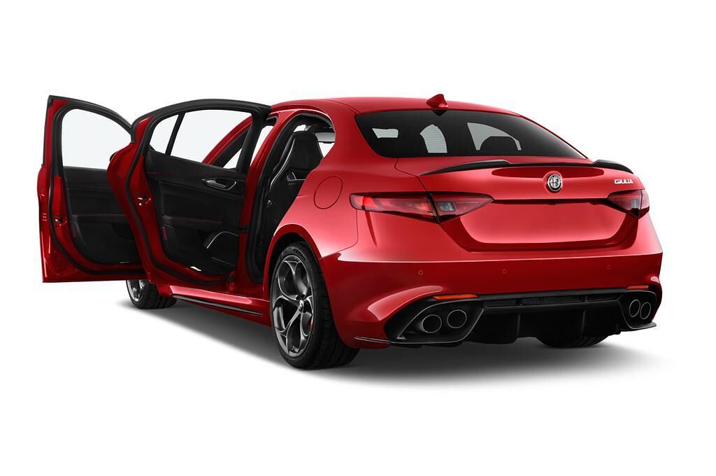 Alfa Romeo Giulia Quadrifoglio (Baujahr 2017) - 4 Türen Tür geöffnet