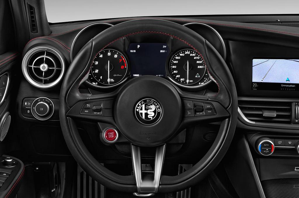 Alfa Romeo Giulia Quadrifoglio (Baujahr 2017) - 4 Türen Lenkrad