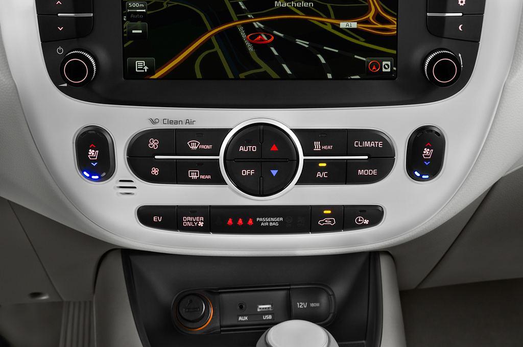 KIA Soul EV (Baujahr 2017) Play 5 Türen Temperatur und Klimaanlage