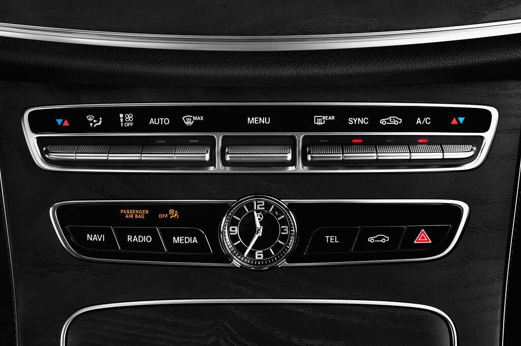Mercedes E Class (Baujahr 2017) AMG Line 2 Türen Temperatur und Klimaanlage