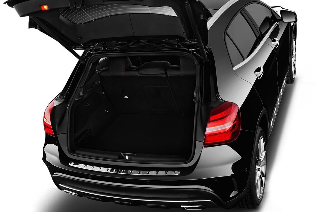Mercedes GLA (Baujahr 2017) AMG Line 5 Türen Kofferraum