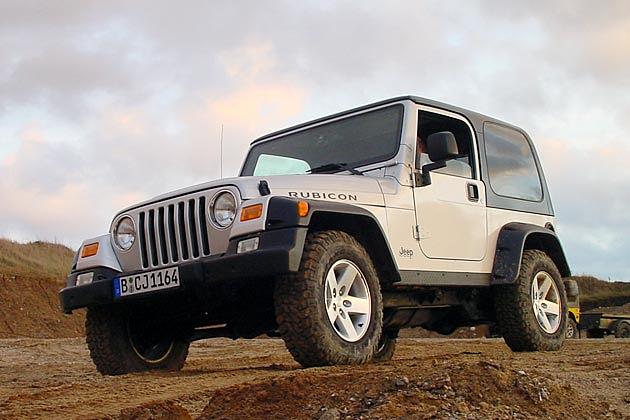 Der Kühlergrill ist Reminiszenz an den Ur-Jeep Willys