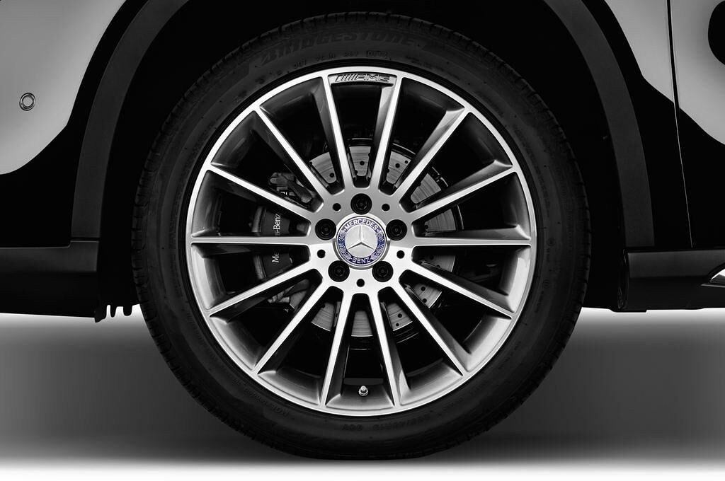Mercedes GLA (Baujahr 2017) AMG Line 5 Türen Reifen und Felge