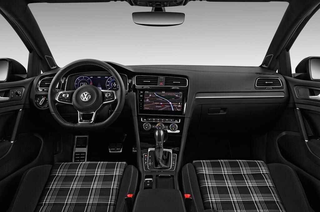 Volkswagen Golf (Baujahr 2017) GTD 5 Türen Cockpit und Innenraum