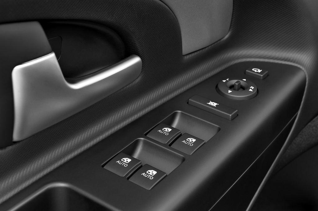 Kia cee'd (Baujahr 2010) Attract 5 Türen Bedienungselemente Tür
