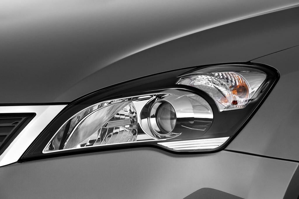 Kia cee'd (Baujahr 2010) Attract 5 Türen Scheinwerfer