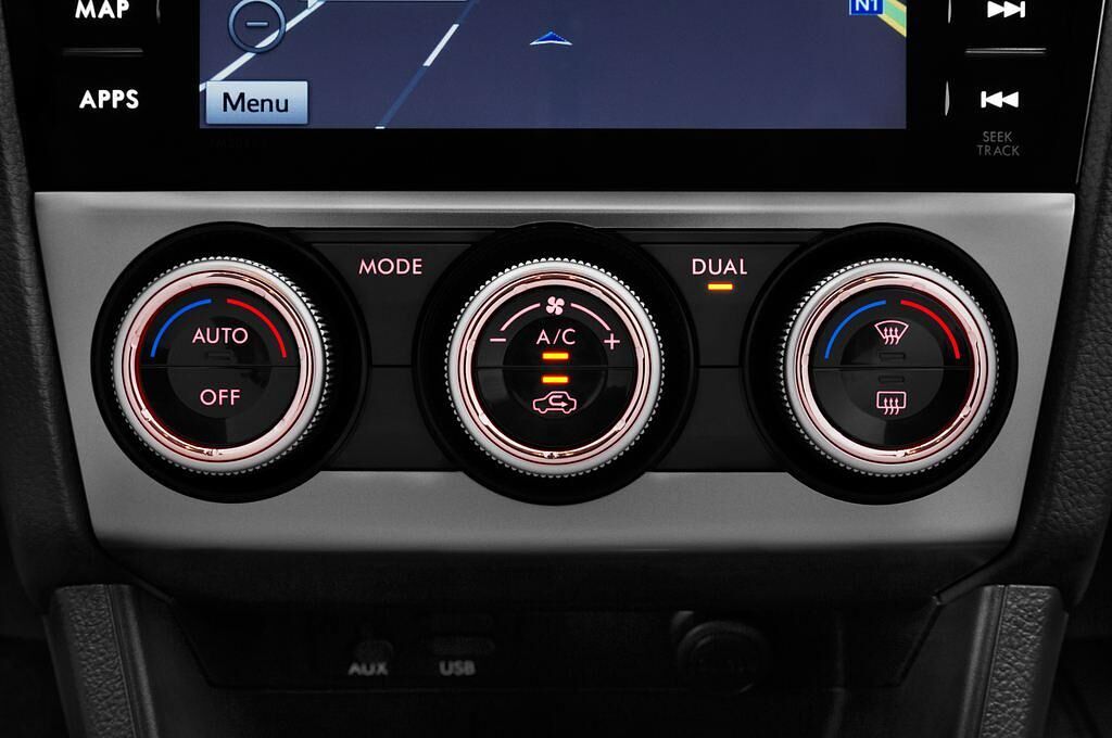 Subaru XV (Baujahr 2017) Premium 5 Türen Temperatur und Klimaanlage