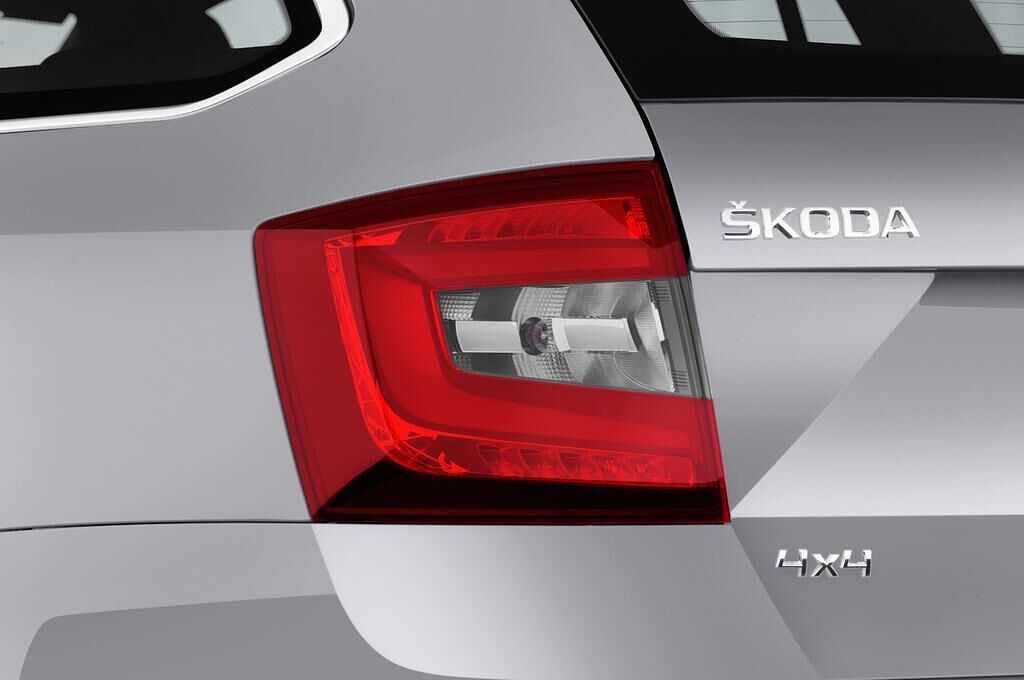 Skoda Octavia Combi (Baujahr 2017) RS 5 Türen Rücklicht