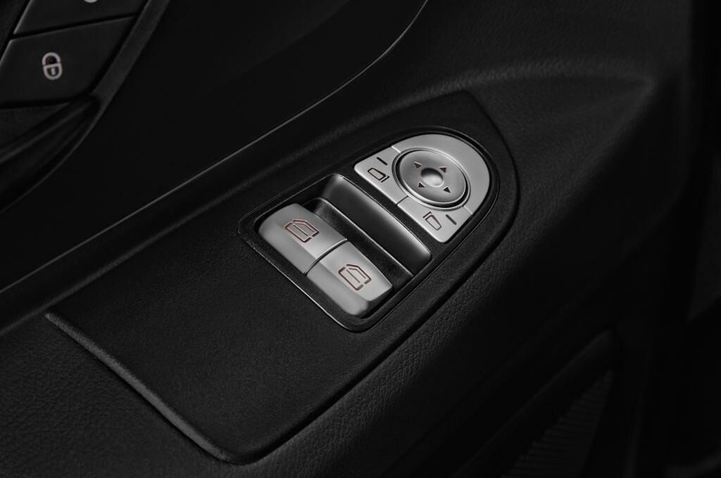 Mercedes Vito Tourer (Baujahr 2017) Pro 4 Türen Bedienungselemente Tür