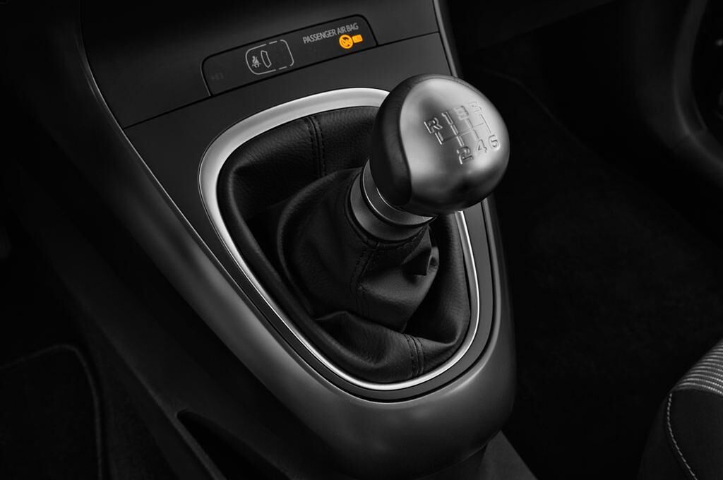 Toyota Verso (Baujahr 2017) Edition S+ 5 Türen Schalthebel
