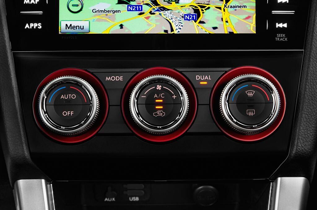 Subaru WRX STI (Baujahr 2017) Sport 4 Türen Temperatur und Klimaanlage