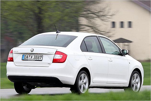 Skoda Rapid Limousine: Auf dem deutschen Markt wird sich der Spaceback besser verkaufen, aber in Märkten wie Russland oder China stehen die Autokäufer auf das traditionelle Stufenheck