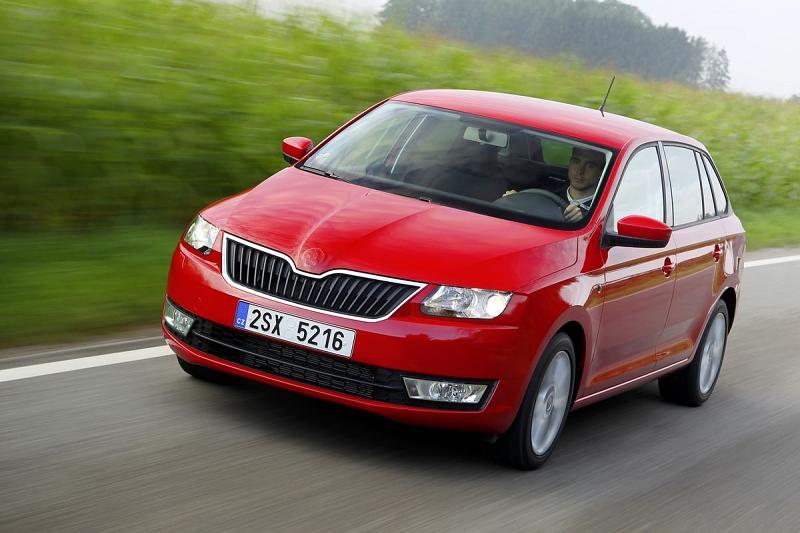 Die Front ziert das typische Skoda-Gesicht