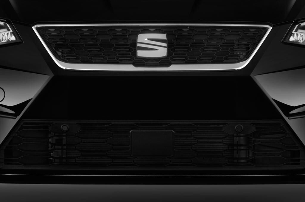 SEAT Ibiza (Baujahr 2017) Xcellence 5 Türen Kühlergrill und Scheinwerfer