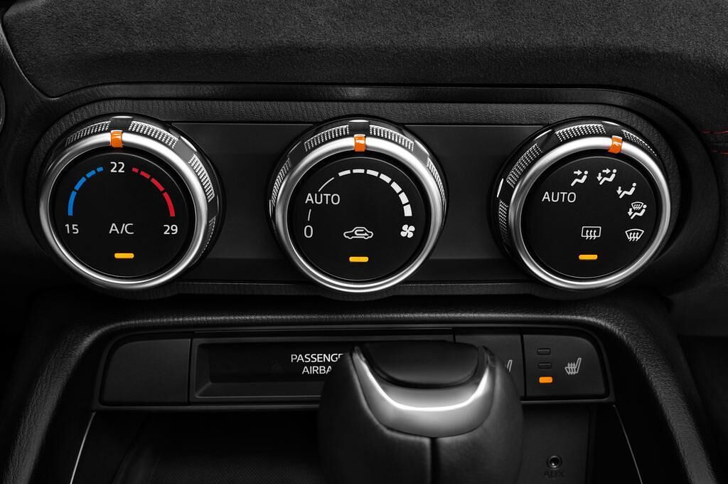 Abarth 124 Spider (Baujahr 2017) - 2 Türen Temperatur und Klimaanlage