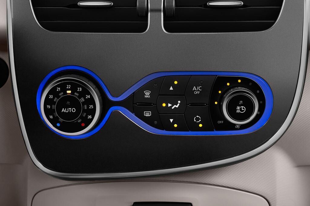 Renault ZOE (Baujahr 2017) Intens 5 Türen Temperatur und Klimaanlage