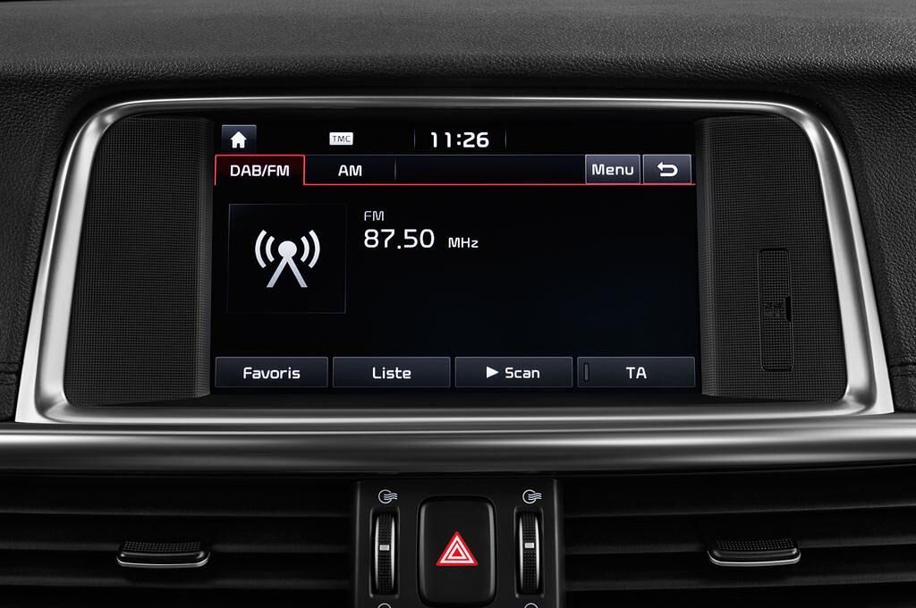 KIA Optima Plug-In Hybrid (Baujahr 2017) Attract 4 Türen Radio und Infotainmentsystem