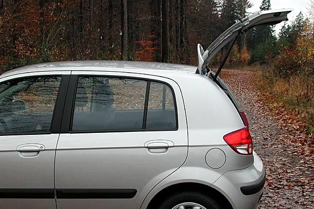 Klappe auf: Nur Große können sich an der Laderaumklappe die Stirn stoßen