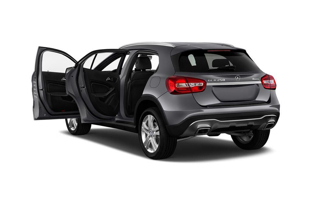 Mercedes GLA (Baujahr 2017) - 5 Türen Tür geöffnet