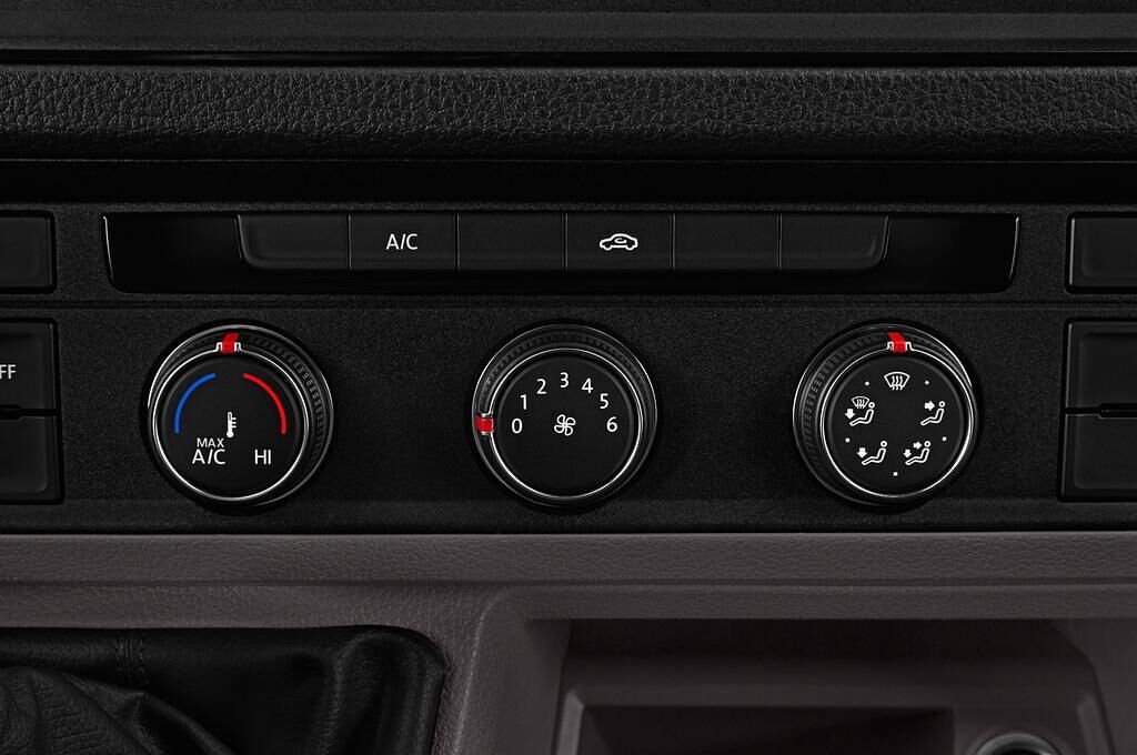 Volkswagen Crafter (Baujahr 2017) - 4 Türen Temperatur und Klimaanlage