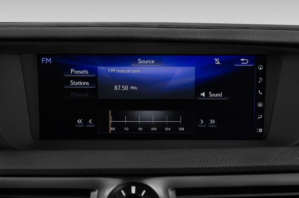 Lexus GS (Baujahr 2017) F 4 Türen Radio und Infotainmentsystem