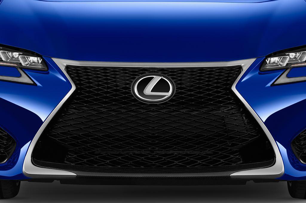 Lexus GS (Baujahr 2017) F 4 Türen Kühlergrill und Scheinwerfer